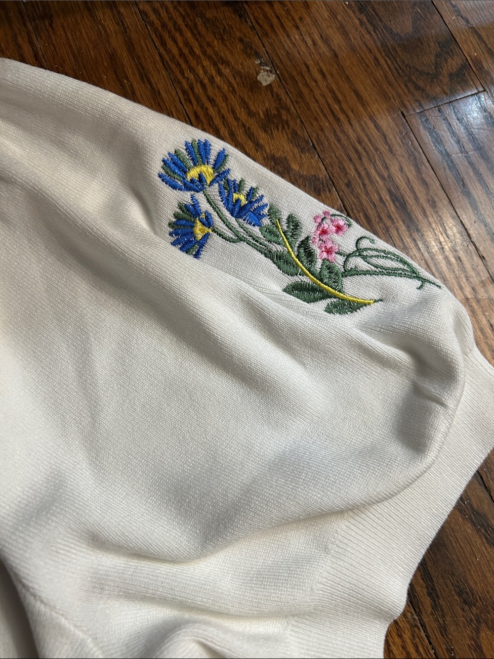 Free Assembly White Floral Embroidered Short-Sleeve Cardigan - Picture 6 of 16